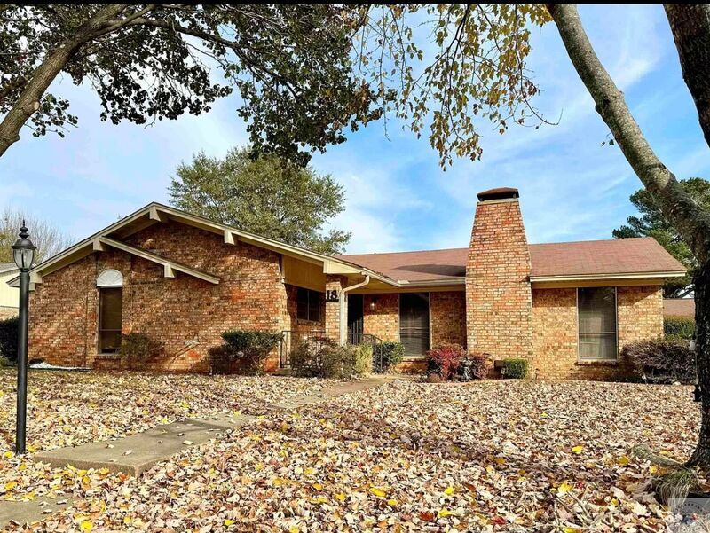 18 Lanshire Dr in Texarkana, TX - Foto de edificio