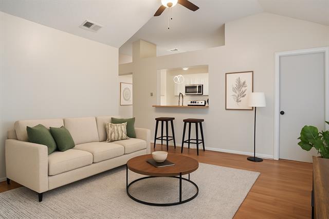 10204 Oak Terrace Cir in Dallas, TX - Building Photo - Building Photo