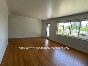 2225 22nd Ave in Sacramento, CA - Building Photo - Building Photo