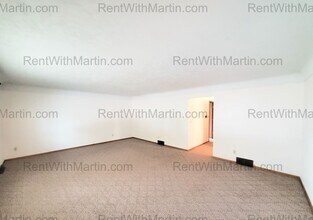 5837 Applewood Dr in Waterloo, IA - Foto de edificio - Building Photo