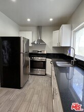 1333 S Highland Ave in Los Angeles, CA - Building Photo - Building Photo