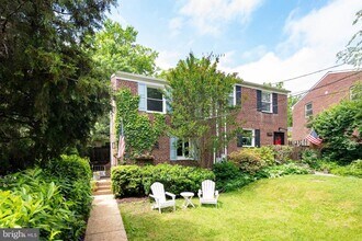 2902 Landover St in Alexandria, VA - Building Photo - Building Photo