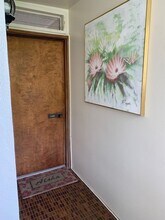 6710 Hawaii Kai Dr in Honolulu, HI - Building Photo - Building Photo