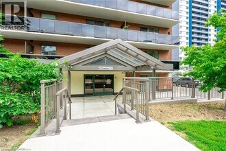 81 Charlton Ave E in Hamilton, ON - Building Photo - Building Photo