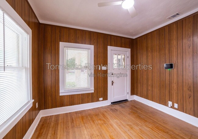 1927 Lee Hall St