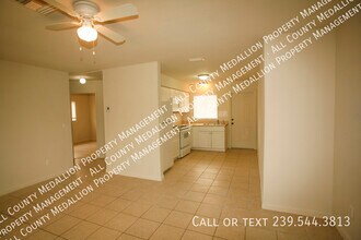 122 Gordon Ave in Lehigh Acres, FL - Building Photo - Building Photo