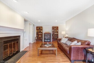 21 Heritage Dr in Chatham Township, NJ - Building Photo - Building Photo