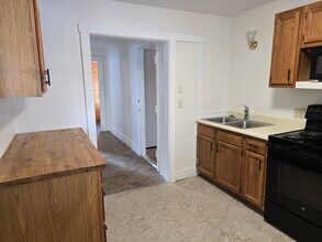 147-149-149 Laurel St in Newport, NH - Building Photo - Building Photo