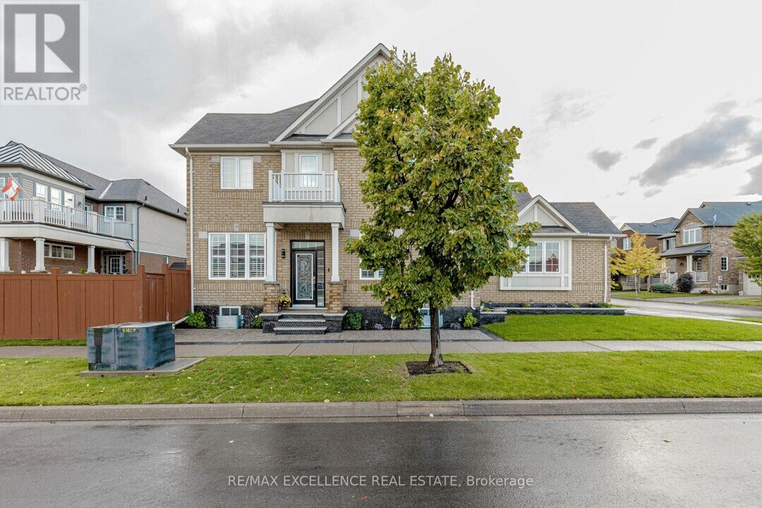 310 Nunn Ct in Milton, ON - Building Photo