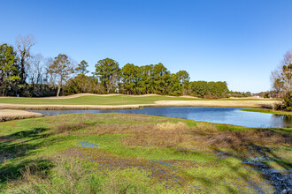 Buck Creek Condominiums in Longs, SC - Foto de edificio - Building Photo