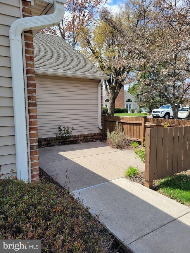 43 Woolsey Ct in Pennington, NJ - Building Photo - Building Photo