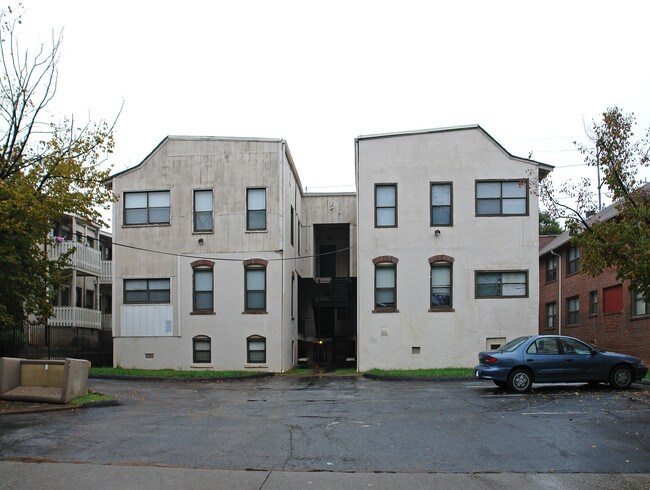 464 NE Boulevard in Atlanta, GA - Foto de edificio - Building Photo