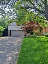 221 Park Home Ave in Toronto, ON - Building Photo