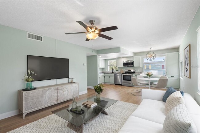 6262 Emerson Ave S in Gulfport, FL - Building Photo - Building Photo