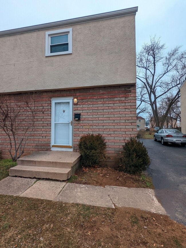 property at 4052-4054-4054 Halsey Pl