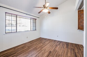 661 Prairie Dell St in Lewisville, TX - Foto de edificio - Building Photo