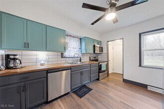 27279 Dunford Rd in Westlake, OH - Building Photo - Building Photo