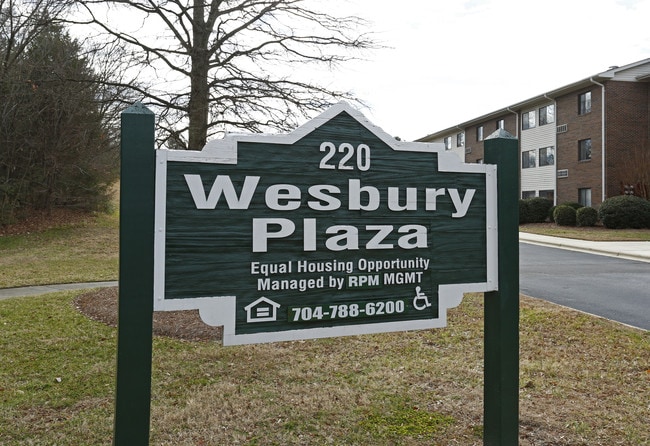 The Wesbury and Wesbury Plaza in Concord, NC - Building Photo - Building Photo