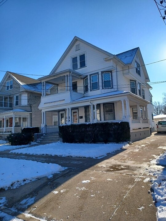 252 Elm St, Unit 3 in West Haven, CT - Building Photo