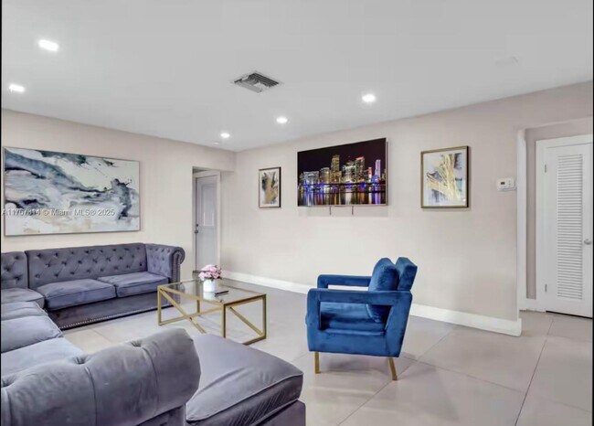 2217 NW 4th Ave in Wilton Manors, FL - Building Photo - Building Photo
