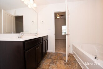 82 E Painted Way in Clayton, NC - Building Photo - Building Photo