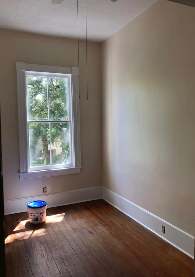 520 E Waldburg St in Savannah, GA - Building Photo - Building Photo