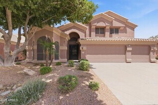 9750 E Gelding Dr in Scottsdale, AZ - Building Photo