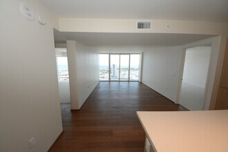 888 Kapiolani Blvd, Unit 2906 in Honolulu, HI - Building Photo - Building Photo