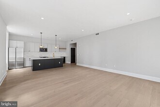 200 S Broad St in Philadelphia, PA - Building Photo - Building Photo