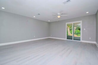 1313 Eagleview Dr in Brandon, FL - Building Photo - Building Photo
