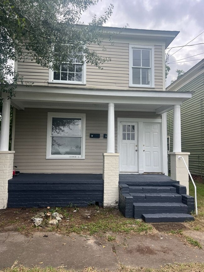 property at 1207 N Craven St