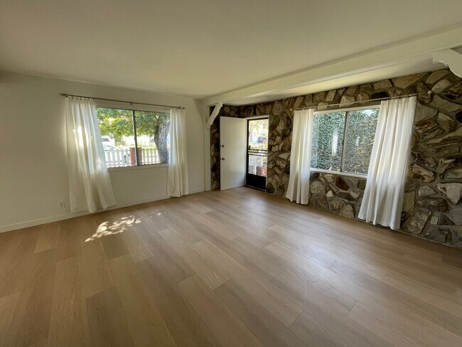 1633 8th St in Manhattan Beach, CA - Building Photo - Building Photo
