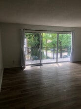 4517 Jefferson St, Unit 7 in Kansas City, MO - Foto de edificio - Building Photo