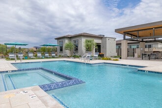 Avilla Vista Norte in Phoenix, AZ - Foto de edificio - Building Photo
