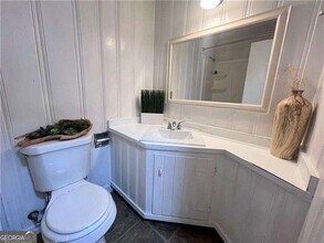 855 Charles Allen Dr NE in Atlanta, GA - Foto de edificio - Building Photo