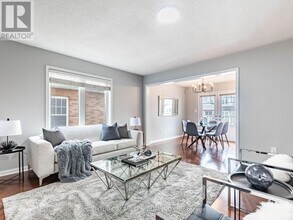 260 Wetenhall Landing in Milton, ON - Building Photo - Building Photo