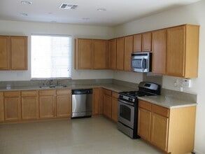 40354 Cape Charles Dr in Temecula, CA - Building Photo - Building Photo