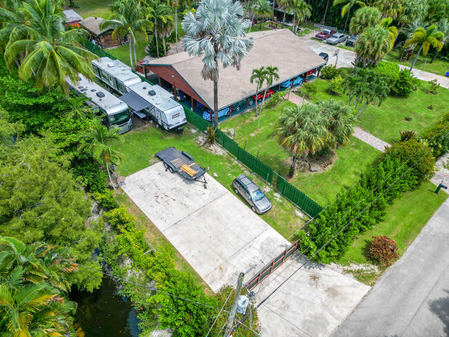 9353 Pinion Dr in Wellington, FL - Building Photo - Building Photo