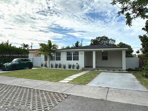 3335 NW 19th St in Miami, FL - Building Photo - Building Photo