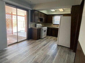 206 S Mission Rd in Enid, OK - Building Photo - Building Photo