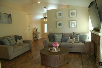 15444 Old Castle Rd in Fontana, CA - Building Photo - Building Photo