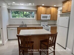 941 NE 113th Ave in Portland, OR - Building Photo - Building Photo