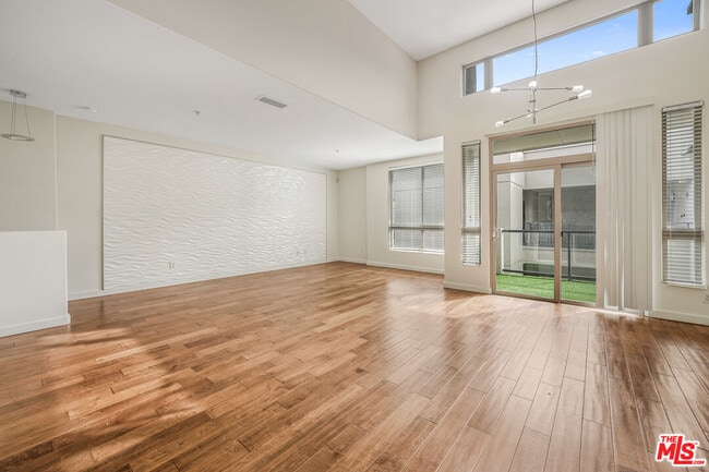 13044 Pacific Promenade in Los Angeles, CA - Building Photo - Building Photo