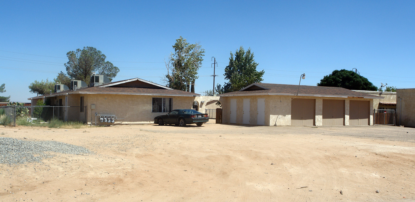 21336 Laguna Rd in Apple Valley, CA - Building Photo