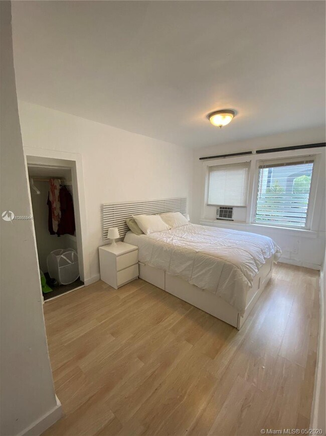 1311 15th Terrace-Unit -6 in Miami Beach, FL - Foto de edificio - Building Photo