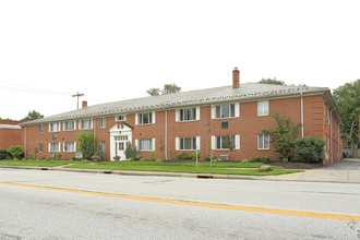 3720 Warrensville Center Rd in Shaker Heights, OH - Building Photo - Building Photo