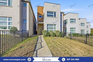 358 Oakbend Dr in Lewisville, TX - Building Photo