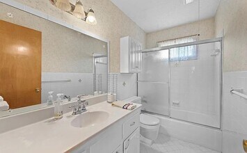 813 NE 86th St in Kansas City, MO - Building Photo - Building Photo