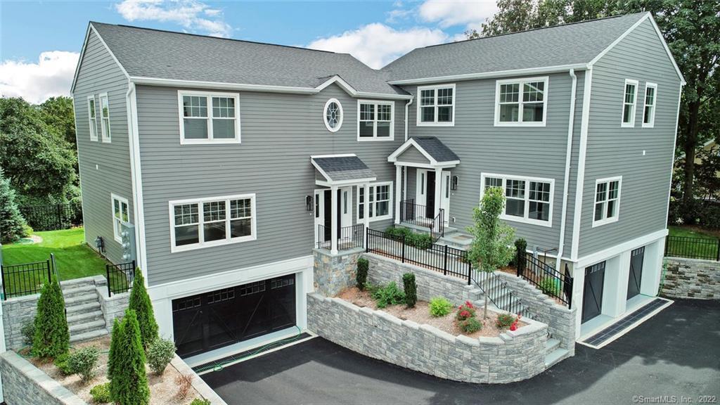 8 View St in Greenwich, CT - Building Photo