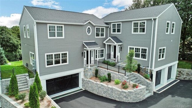 property at 8 View St